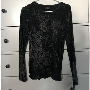 *MAKE ME AN OFFER!* Women’s long sleeve shirt